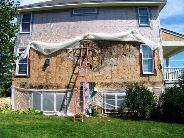 Se af muren ramme hus efter demontering sidespor. Minnesota, USA.