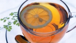 Hvor nyttige te med citron og hvordan man brygge