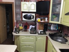 Komfortabel køkken (15 kvm) i en lejlighed, er det rum opdelt i 3 hovedområder
