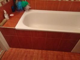 Bad med høje ben: hvordan man kan gøre det stå fast (en interessant sag, relateret til den gamle sovjetiske badekar)