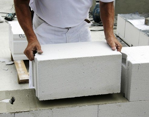 Tyk søm reducerer den termiske modstand af muren betonblokke er 25%, hvilket vil føre til øgede omkostninger til opvarmning.