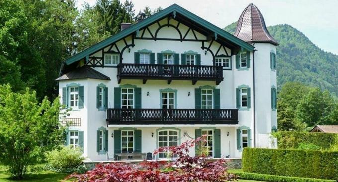 Mansion Gorbatjov i den bayerske alper. Ifølge nogle kilder - til salg.
