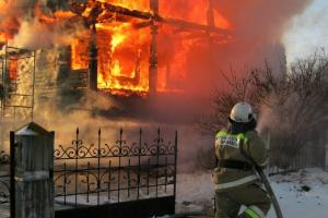 En brand i et hus på landet: dårlig rådgivning "for det modsatte"