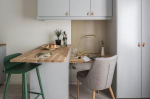 Hvem sagde, at i et lille køkken ikke er muligt at gøre en komfortabel og æstetisk spiseplads. 6 praktiske ideer til at følge
