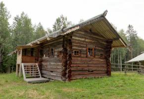 Opførelse af en hemmelig russisk gammel træbarak uden brug af søm