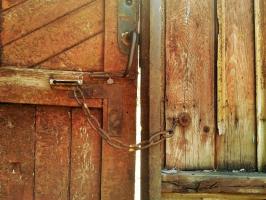 Den åbne, ingen fremmed: på porten låsen med en hemmelig