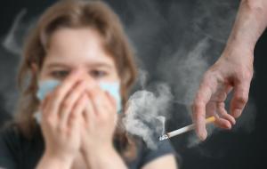 Hvordan at slippe af med lugten af ​​tobaksrøg?